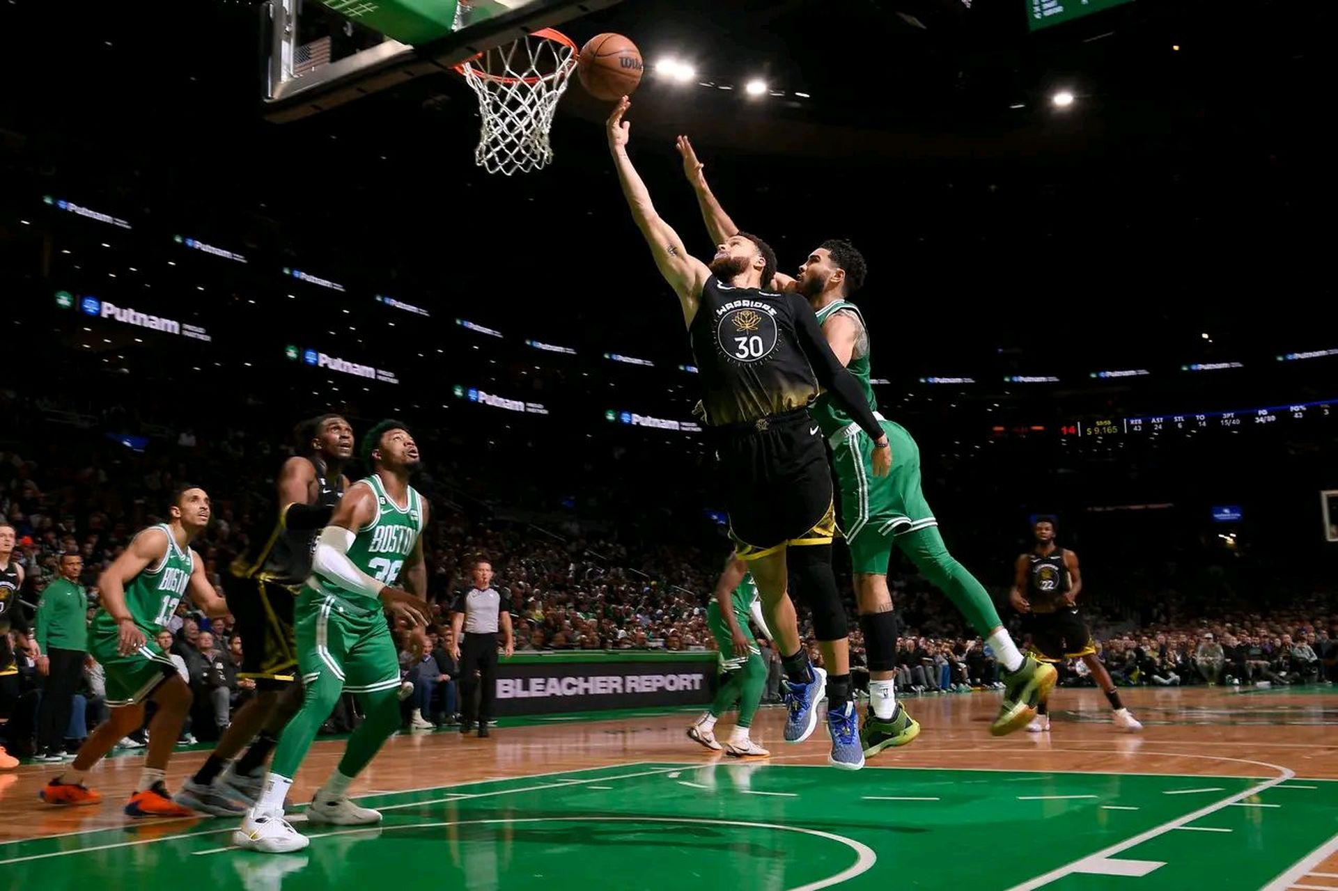 NG娱乐- Rookie重要时刻爆冷，巴黎圣日耳曼带队取胜！全场沸腾不已