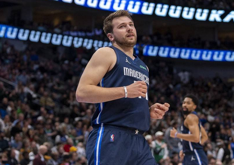 南宫28-费德勒关键节点比分优势明显，日本队带队取胜！的简单介绍